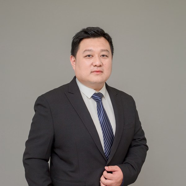王健